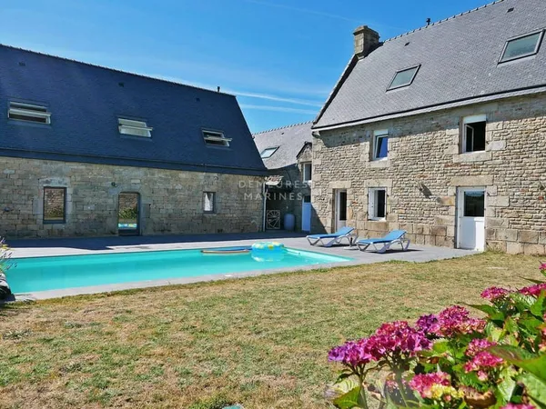 Maison 10 pièces 263 m²