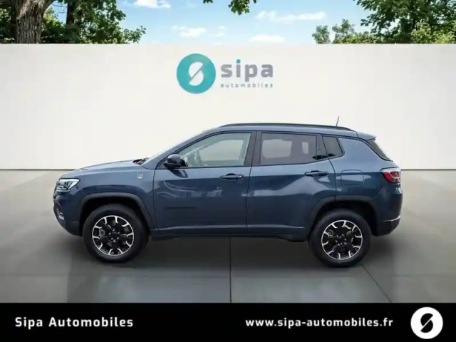 Jeep Compass 1.3 phev t4 240 ch 4xe eawd — photo 2