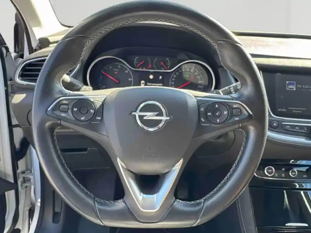 Opel Grandland X hybrid 225ch elite 10cv — photo 27