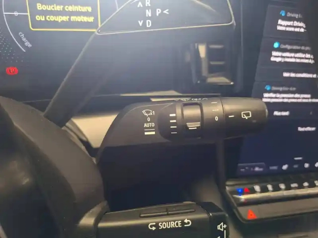 Renault Megane e-tech ev60 220 ch super charge — photo 33