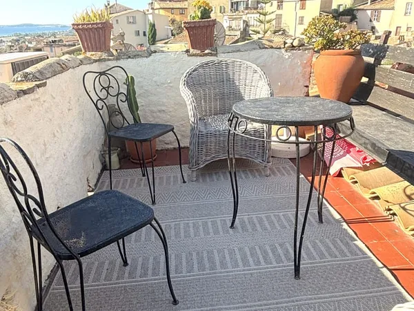 HAUT-DE-CAGNES -- MAISON DE CHARME 2 CHAMBRES, TERRASSES AVEC