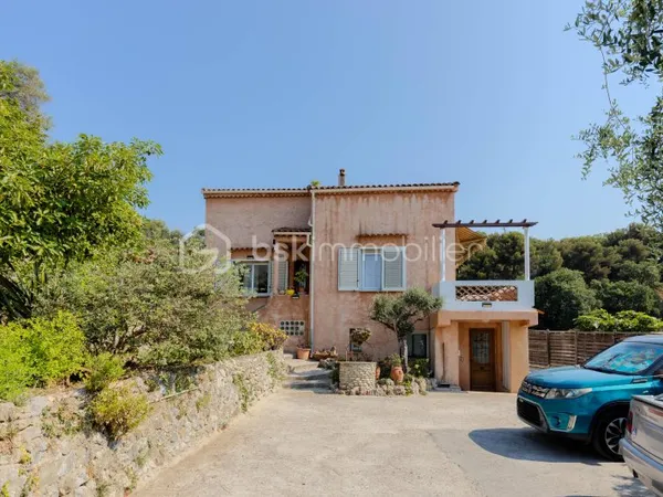 Maison 8 pièces 189 m²