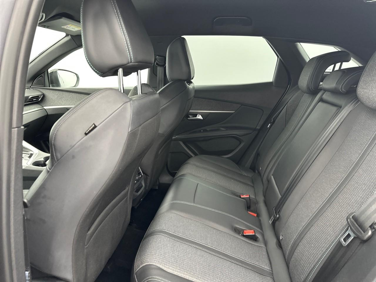 Peugeot 3008 hybrid 225 e-eat8 allure pack — photo 12