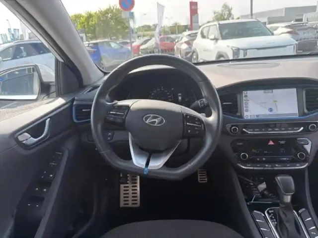 Hyundai Ioniq plug-in 141ch creative — photo 9
