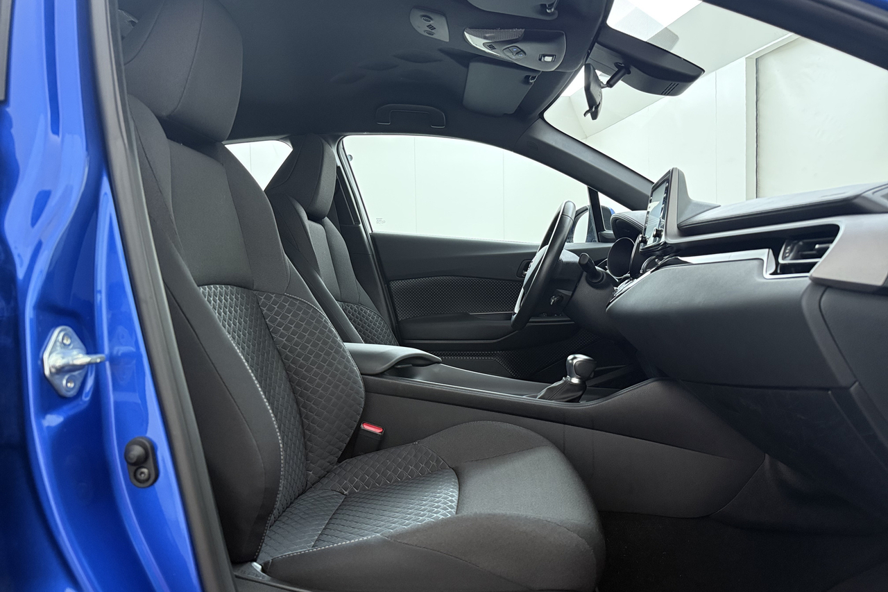 Toyota C-HR — photo 7