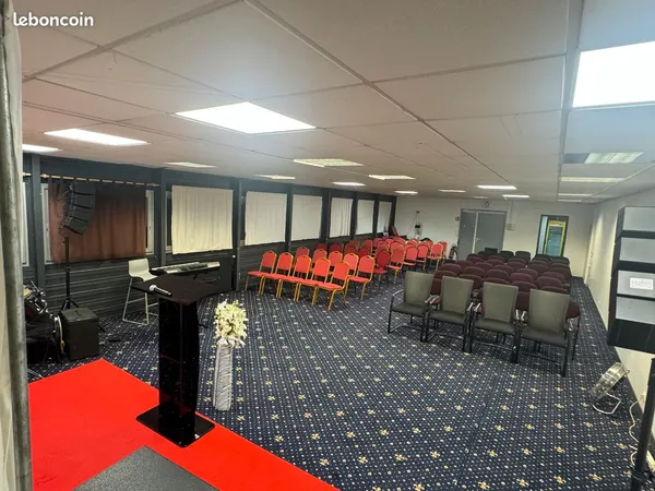 Location de salle de culte équipée
