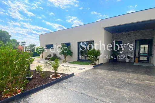 Maison 5 pièces 250 m²