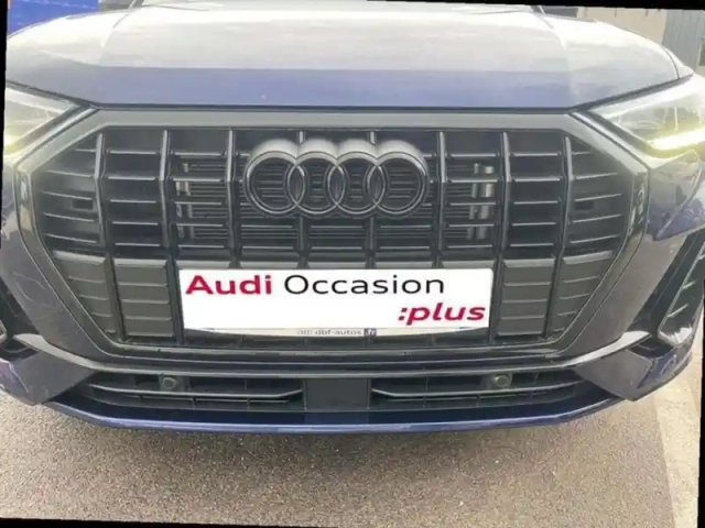 Audi Q3 35 tfsi 150 ch s tronic 7 s line plus — photo 18