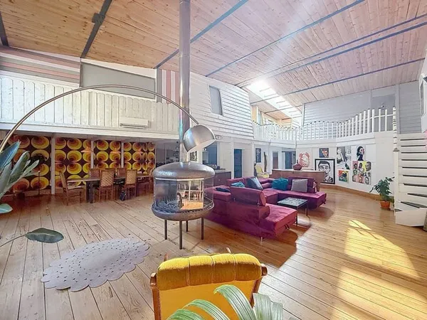 Maison 6 pièces 360 m²