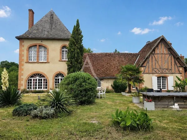 PROPRIETE 34HA habitation principale et bâtiments