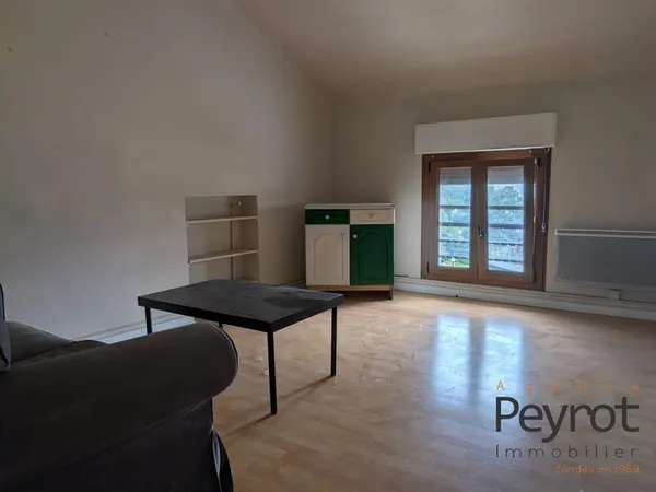 Appartement T4 idéalement situé, proche commerces