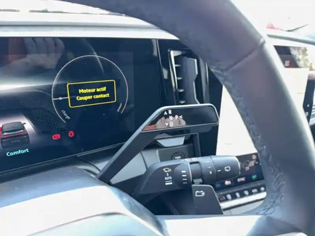 Renault Megane e-tech 220 ch autonomie confort ac7 — photo 13