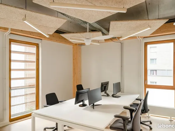 PARIS 20e - Bureau 4 postes - 20 m²
