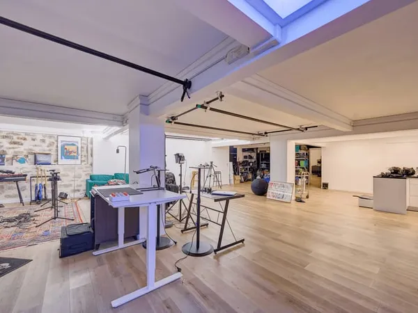 Boutique 1 pièce 178 m²