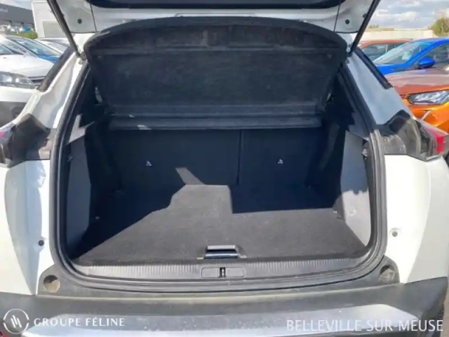 Peugeot 2008 e- 136ch style — photo 6