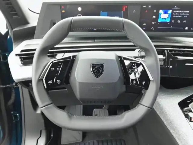 Peugeot 3008 hybrid 145 e-dcs6 — photo 9