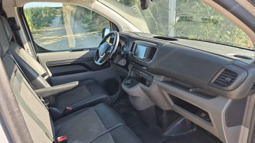 Peugeot Expert Fourgon 2.0 BlueHDi 177 EAT6 - Premium Pack – 2017 – 143631 km – Diesel – Boîte Automatique — photo 20