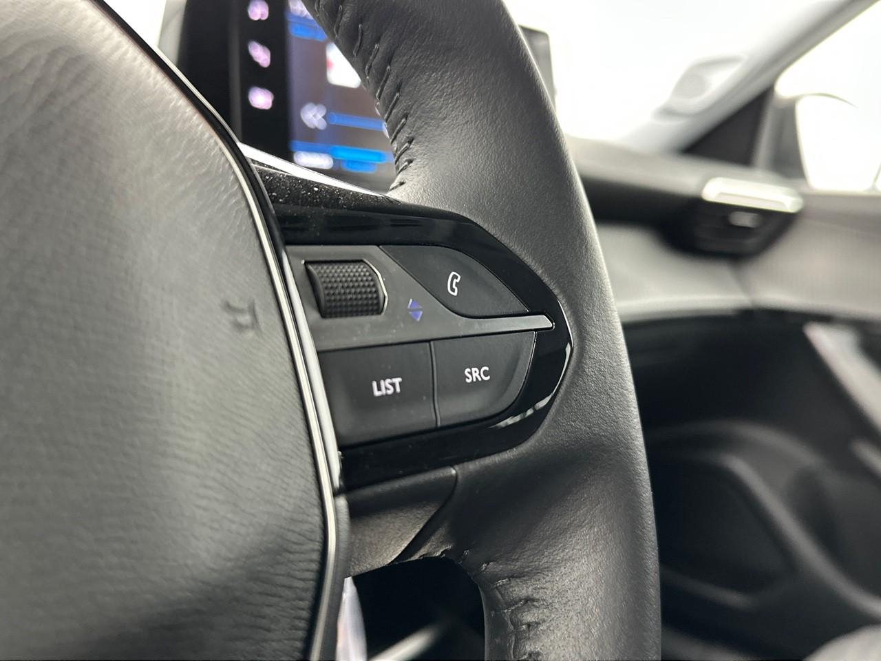 Peugeot 2008 puretech 130 s&s eat8 style — photo 18