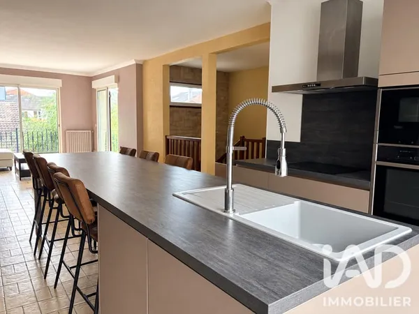 Maison 8 pièces 174 m²