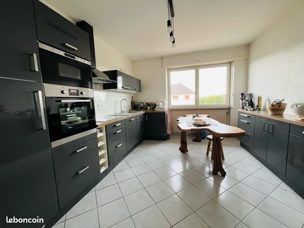 Grand appartement T3 de 93 m² sans agence