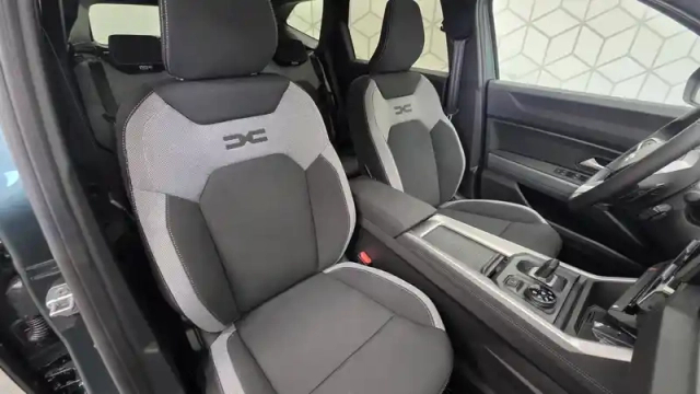 Dacia Bigster hybrid-g 150 4x4 — photo 34