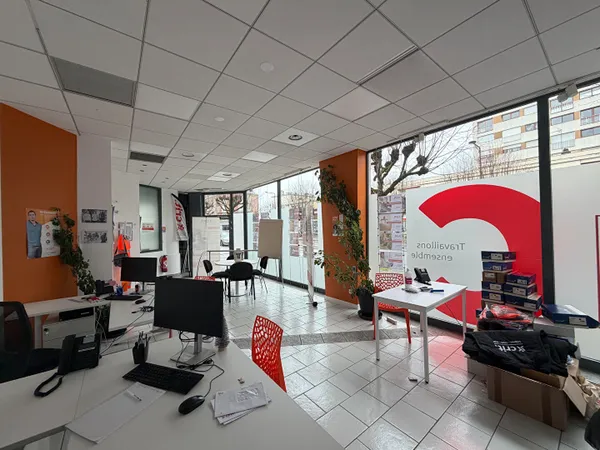 Bureaux 1 pièce 168 m²