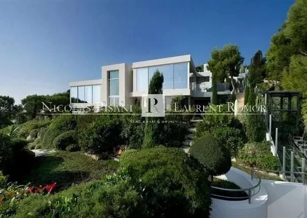 Villa 12 pièces 700 m²