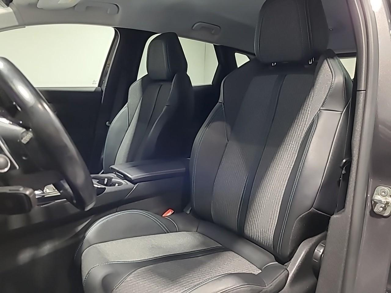 Peugeot 3008 puretech 130ch s&s eat8 allure pack — photo 10