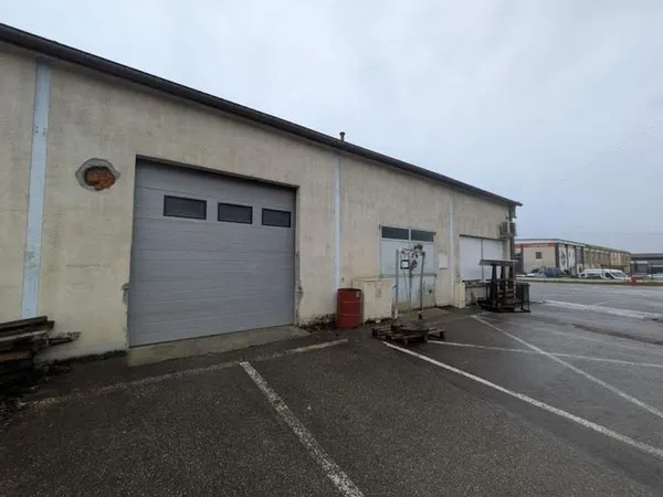 Local d’activité et entrepôt Location Rumilly   1500€
