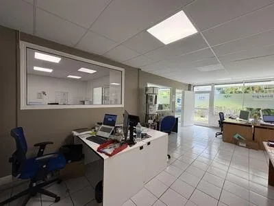 LOCAL COMMERCIAL 90M2 JARRY