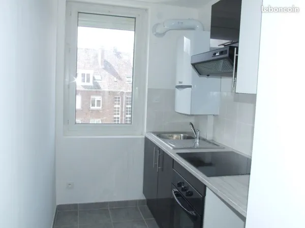 A louer t 4 calais nord en duplex