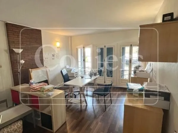 Bureau 60 m²