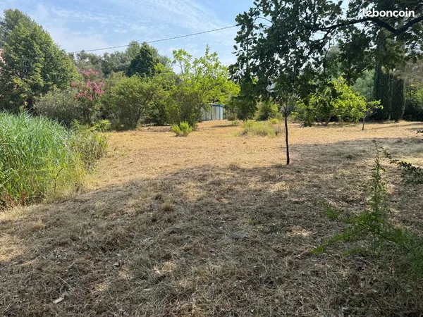 Terrain 1018 m² VIDAUBAN