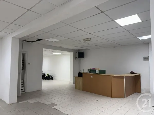 Local commercial 321 m²
