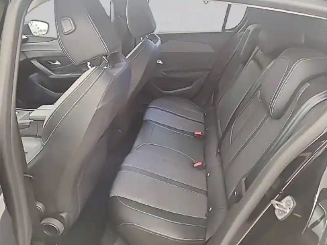 Peugeot 308 phev 180 e-eat8 — photo 12
