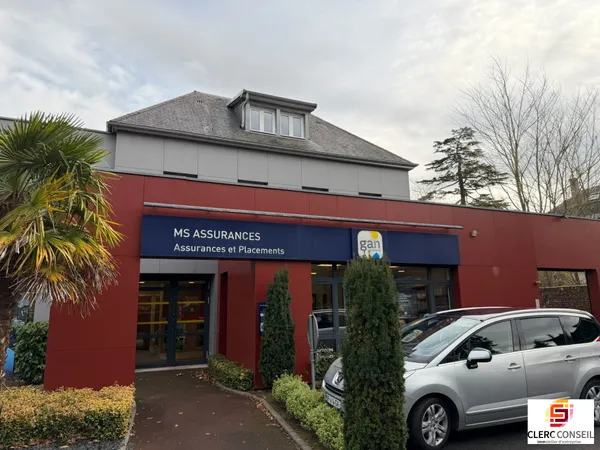 Local commercial 323 m²