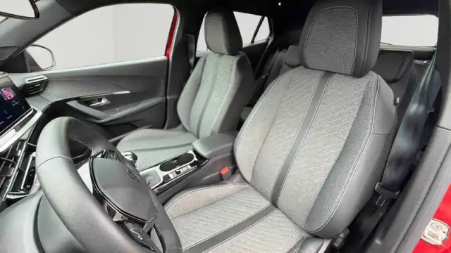 Peugeot 2008 puretech 100 s&amp;s bvm6 — photo 11