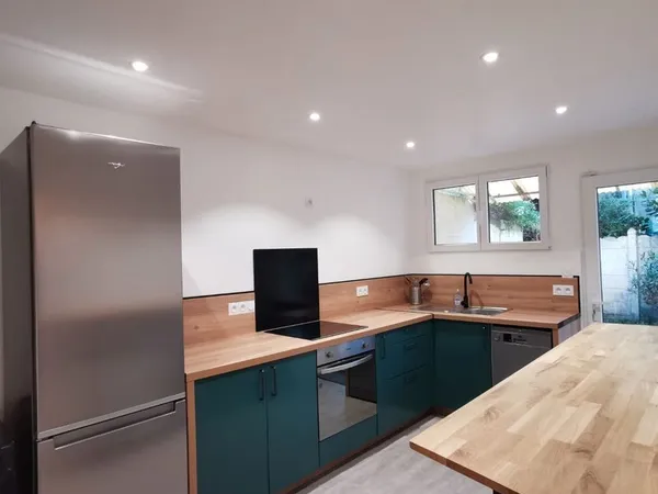 Maison ville avec extérieur * 5 chambres * metron à 2 min