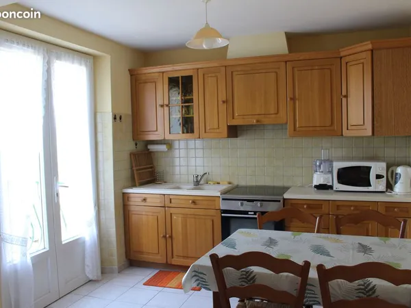Loue appartement meublé T3 avec vue et jardinet à Castres
