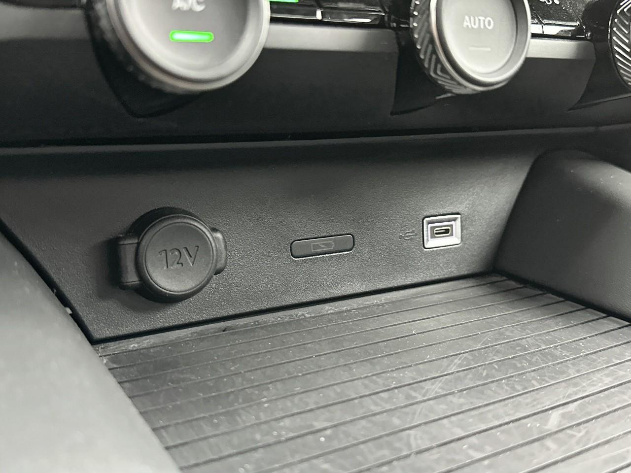 Citroën C5 X hybride rechargeable 225 s&s e-eat8 shine pack — photo 29