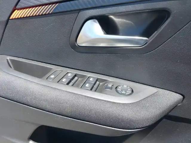 Peugeot 208 puretech 100 s&amp;s bvm6 — photo 14