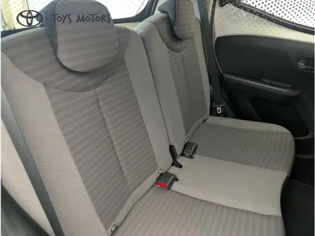 Toyota Aygo x-play 1.0 72 ch bva5 — photo 11
