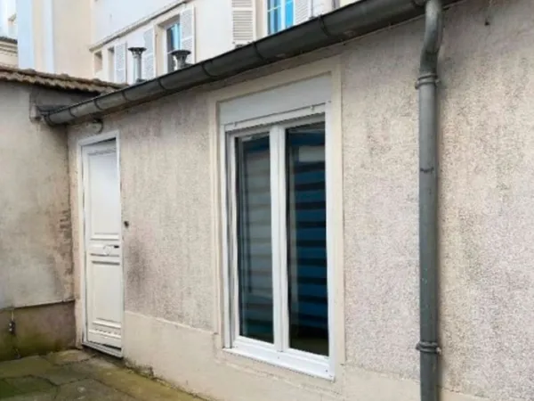 LEVALLOIS-PERRET - CENTRE-VILLE - À DEUX PAS DE LA MAIRIE - 12,5 m² - APPARTEMENT INDÉPENDANT À AMÉN
