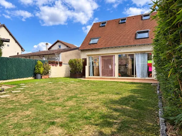 Maison de 136 m², en bon état, , idéalement située