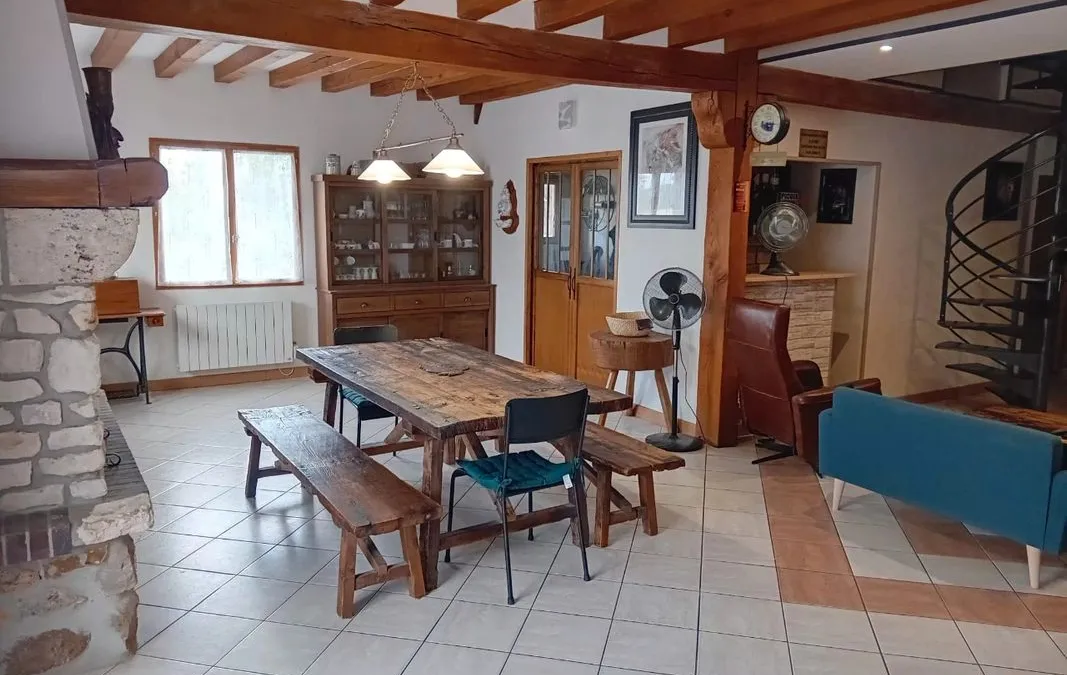 Photo 1