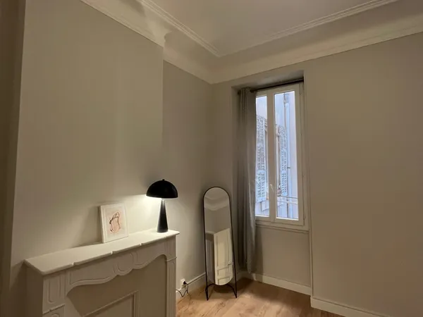 Loue T3 refait a neuf Marseille 13008 avec balcon