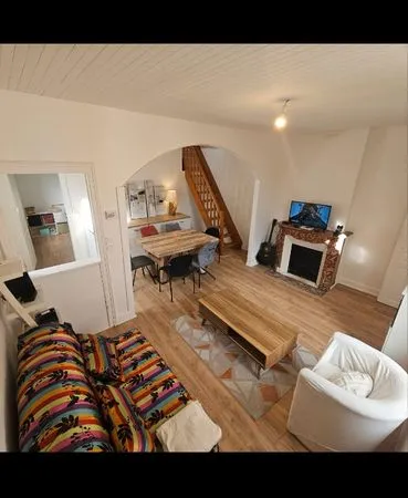 Duplex rénové f3 de 80 m² en second corps de bâtiment - Toul