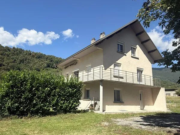 Appartement duplex avec jardin cave & garage (160 m² - 4 chambres - Grande terrasse - Saint-Pierre-d