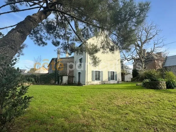 Maison 7 pièces 230 m²
