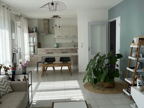 À vendre T4 82m2 - 3 chambres - balcon + garage